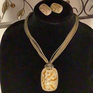 Jewelry set (Necklace and earrings)